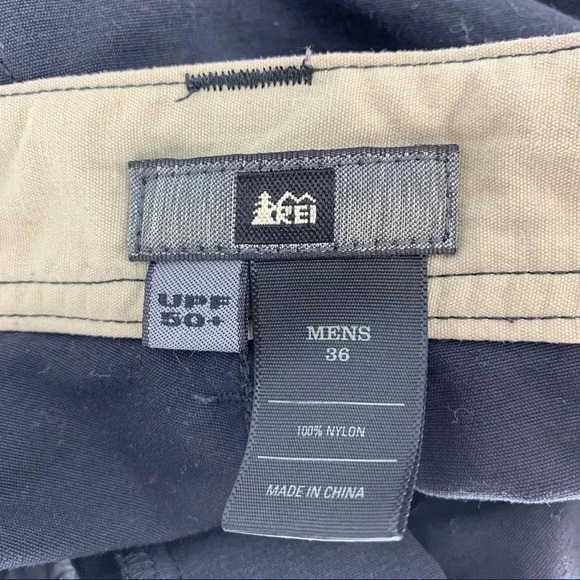 REI Dark Gray Men's Flat Front Shorts SZ 36 - Picture 3 of 6